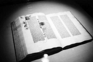 Mainz: Gutenbergbibel im Museum