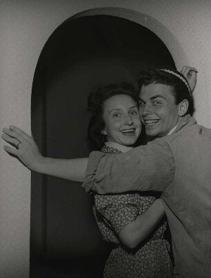 [Edith Hanke und Mann]