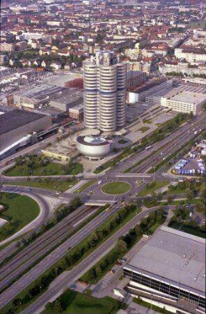 München: Blick vom Fernsehturm auf BMW, Richtung Osten