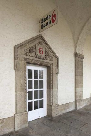 Portal Badehaus 6