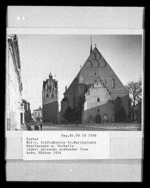 Zerbst, Stifts- und Hofkirche Sankt Batholomäi, Westfassade mit Vorhalle