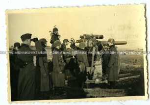 Wehrmachtssoldaten am Geschütz