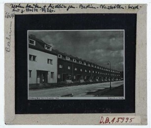 Berlin, Hufeisensiedlung Britz (Fritz-Reuter-Str.) : Paster-Behrens-Str., Blick nach N