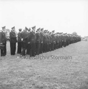 Meddewade: Freiwillige Feuerwehr Meddewade: Festplatz: Fahnenweihe: angetretene Wehren: 01.06.1974