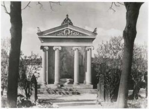 Radebeul. Grabstätte von Karl May auf dem Friedhof