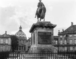 Schloss Amalienborg und Reiterstandbild Frederik V.