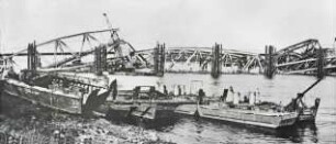 Zerstörte Brücken am Rhein