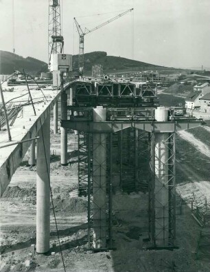 Talbrücke Sechshelden, 1966-1968
