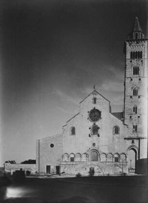 San Nicola Pellegrino — Westfassade