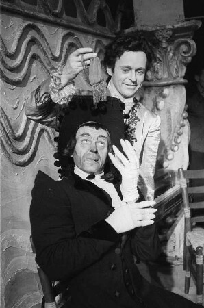Szenenbilder aus der Oper "Der Barbier von Sevillia" an der Deutschen Oper in Berlin