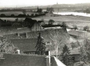 Dresden-Kaditz, Altkaditz. Blick vom Turm der Emmaus-Kirche über Flutrinne, Elbaue und Elbe