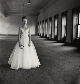 Modeaufnahme, Modell Peggy Ann Garner (Junior Bazaar)