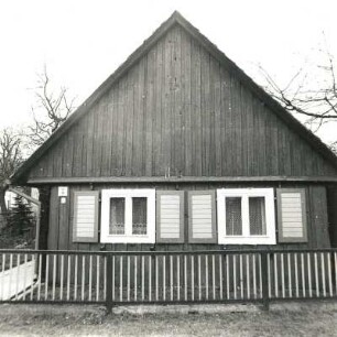 Bad Muskau-Berg, August-Bebel-Straße 4. Wohnhaus (um 1850). Giebelfront