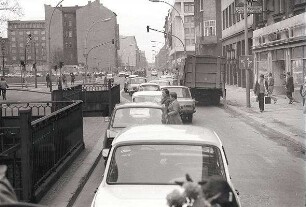 Berlin: Verkehr in der Friedrichstraße (Oranienburger Tor)
