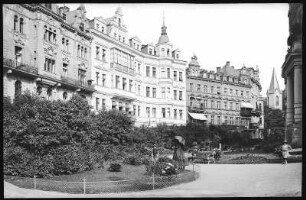 Karlsbad. Marienbader Straße. Promenade am Kaiserbad