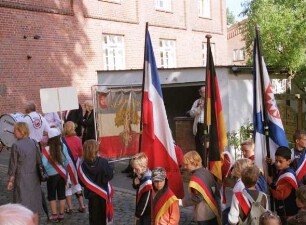 Kindervogelschießen: Umzug am Kirchberg