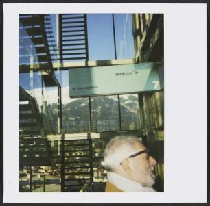 Wolfram Siebeck vorm Restaurant Lichtblick in Innsbruck