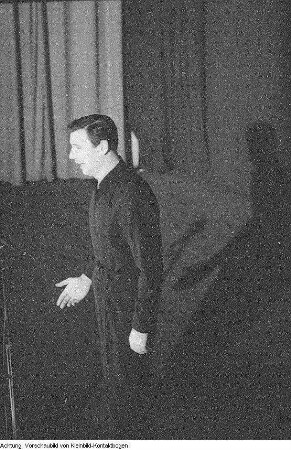 Verschiedene kulturelle Veranstaltungen, Auftritte verschiedener Volkstanzgruppen, Gedenkstätte Carl Maria von Webers in Dresden-Hosterwitz, Auftritt des Sächsischen Bergsteigerchors "Kurt Schlosser" Dresden, Auftritt des französischen Chansonniers und Schauspielers Yves Montand, u.a., 1957