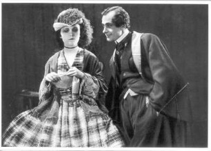 Pola Negri als Yvette und Alfred Abel als Gaston im Stummfilm "Die Flamme" von Ernst Lubitsch. Ernst Lubitsch-Film GmbH (Berlin), 1922