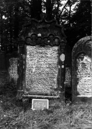 Grabstein 154 [Nir S. 104 Nr. 11.07]