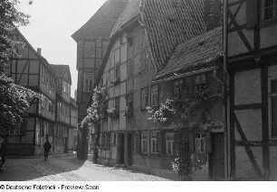 Gasse mit Fachwerkhäusern in der Altstadt