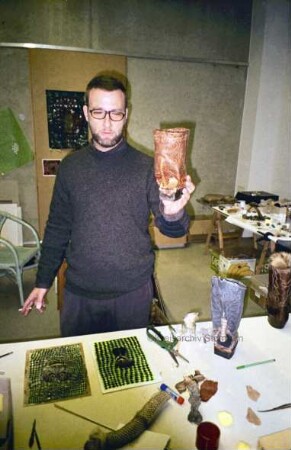 Kulturzentrum Wassermühle: Atelierhaus: Stipendiat Dirk Meinzer in seinem Atelier