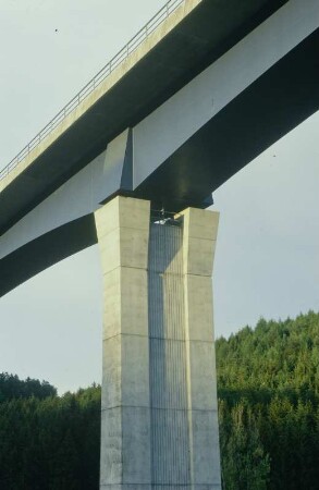 Gauchach-Talbrücke bei Döggingen
