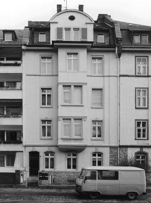 Mietshaus; Frankfurt, Dahlmannstraße 9