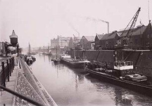 Neuss, Hafen : Neuss. Hafenanlagen