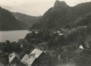 Österreichische Alpen. Salzkammergut. Traunkirchen am Traunsee mit dem Sonnstein
