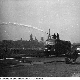 Feuerwehr-Übung; Brandschutz-Tagung; Vorführungen von Löschgeräten; Kreisfeuerwehrsportmeisterschaften
