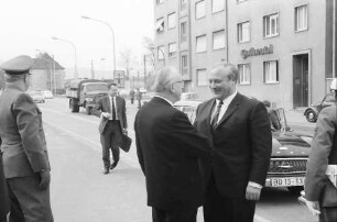 Freiburg: Einweihung Wasser- und Schifffahrtsdirektion; Ankunft Verkehrsminister Leber