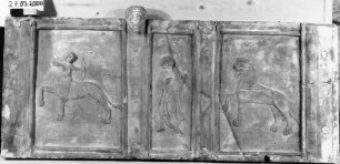 Drei Felder von einer romanischen Bronzetür