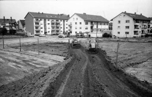 Freiburg: Bauplatz, von Osten, mit Baggern