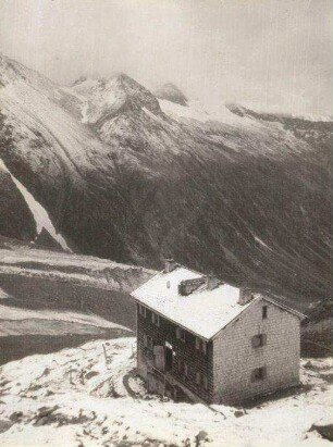 Hohe Tauern, Venedigergruppe. Blick über die Warnsdorfer Hütte zur Birnlücke (2665 m)