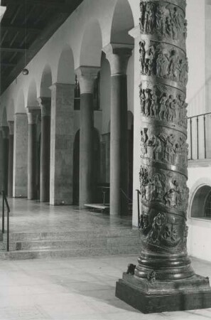 Bernwardsäule, Dom zu Hildesheim