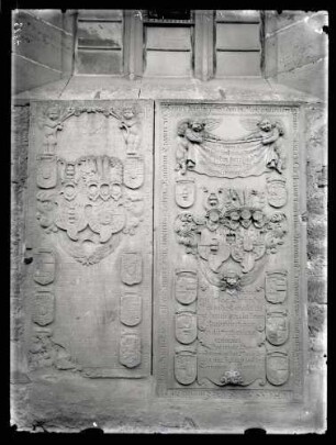 Kirche, zwei Grabplatten