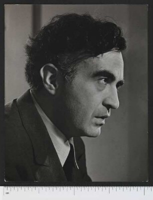 Porträtaufnahme Carlos Chávez