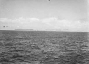 Küste : Blick vom Meer aus auf eine Küste