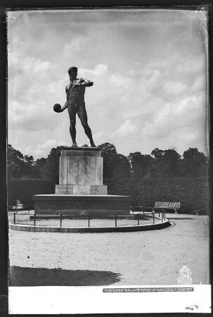 Dresden, Ballwerfer Skulptur im Großen Garten