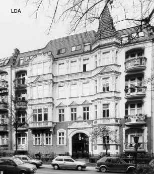 Mietshaus & Einfriedung; Berlin, Tempelhof-Schöneberg