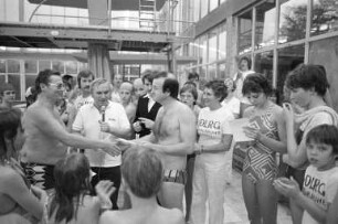 Volksschwimmen der Deutschen Lebensrettungsgesellschaft DLRG im Tullabad