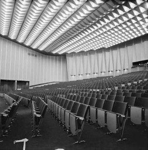 Filmtheater Prager Straße (Außen- und Innenansichten)