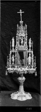Engen Stadtkirche Maria Himmelfahrt Gotische Monstranz mit barocker Inschrift (1623)