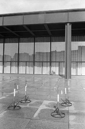 Berlin-Tiergarten : In Berlin-Tiergarten, neue Nationalgalerie