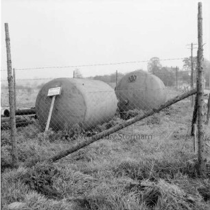 Klein Barnitz: Wasserwerk Klein Barnitz des Wasserbeschaffungsverbands Reinfeld-Land: Bauarbeiten: Sicherung der Wasserkessel hinter Zaun