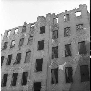Negativ: Ruine, Dennewitzstraße 30, 1953