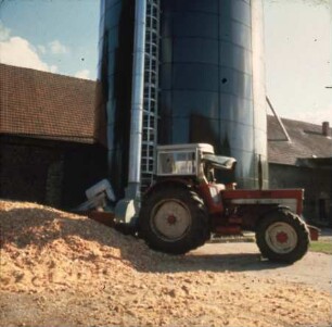 Fotografie: Ein- und Auslagerungstechnik, Hochsilo, Fördergebläse, Zapfwelle