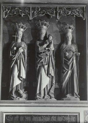 Eine Madonna zwischen der heiligen Barbara und der Heiligen Margarete : Burkersdorf (Kreis Brand-Erbisdorf)