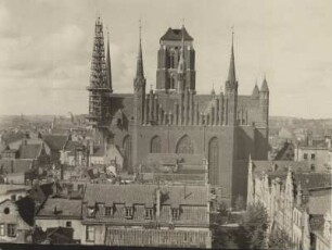 Westpreußen. Danzig. Ansicht der, von 1343 bis 1502 im Stil der Backsteingotik errichteten Oberpfarrkirche St. Marien